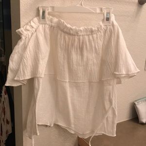 Illusions linen-like, off-shoulder top